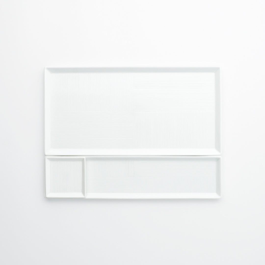 彫刻紋〈白磁〉半角皿