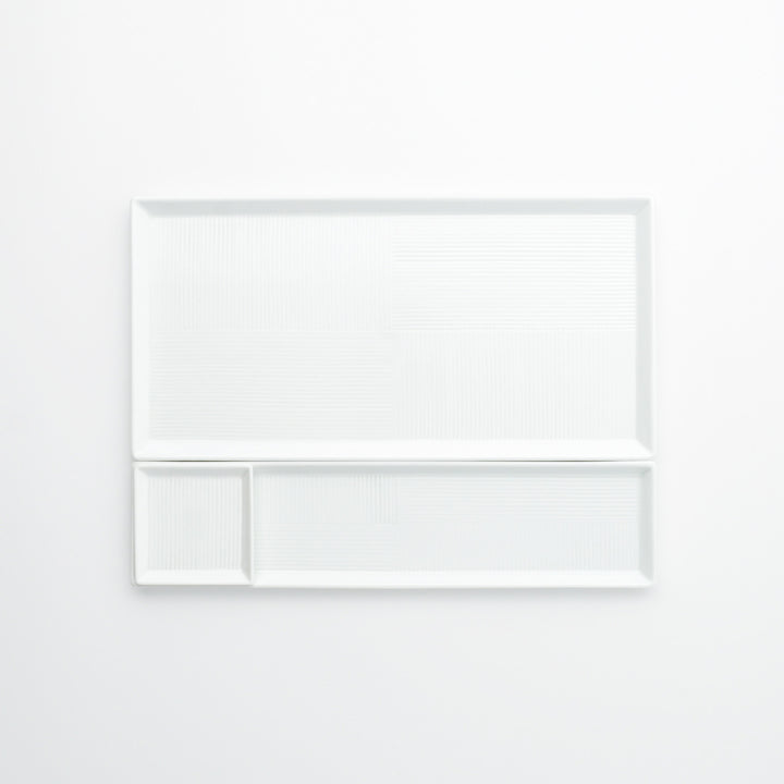 彫刻紋〈白磁〉半角皿