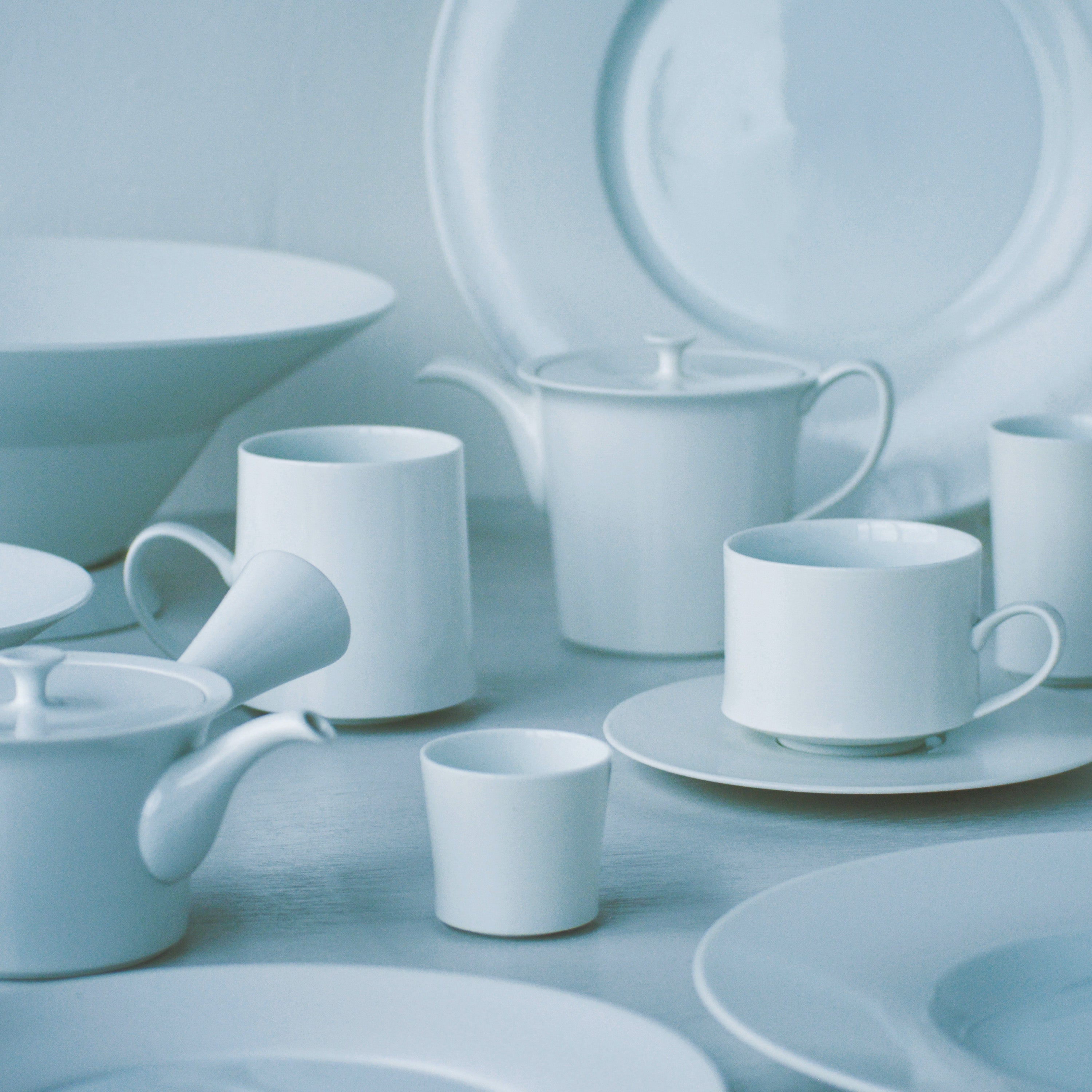 agasuke 片口 白磁 160g - Hasami Life | 波佐見焼の通販サイト